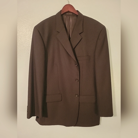 Alfani(by Macy's) Mens barely worn Black 3 button suit. 48R. - Picture 1 of 10